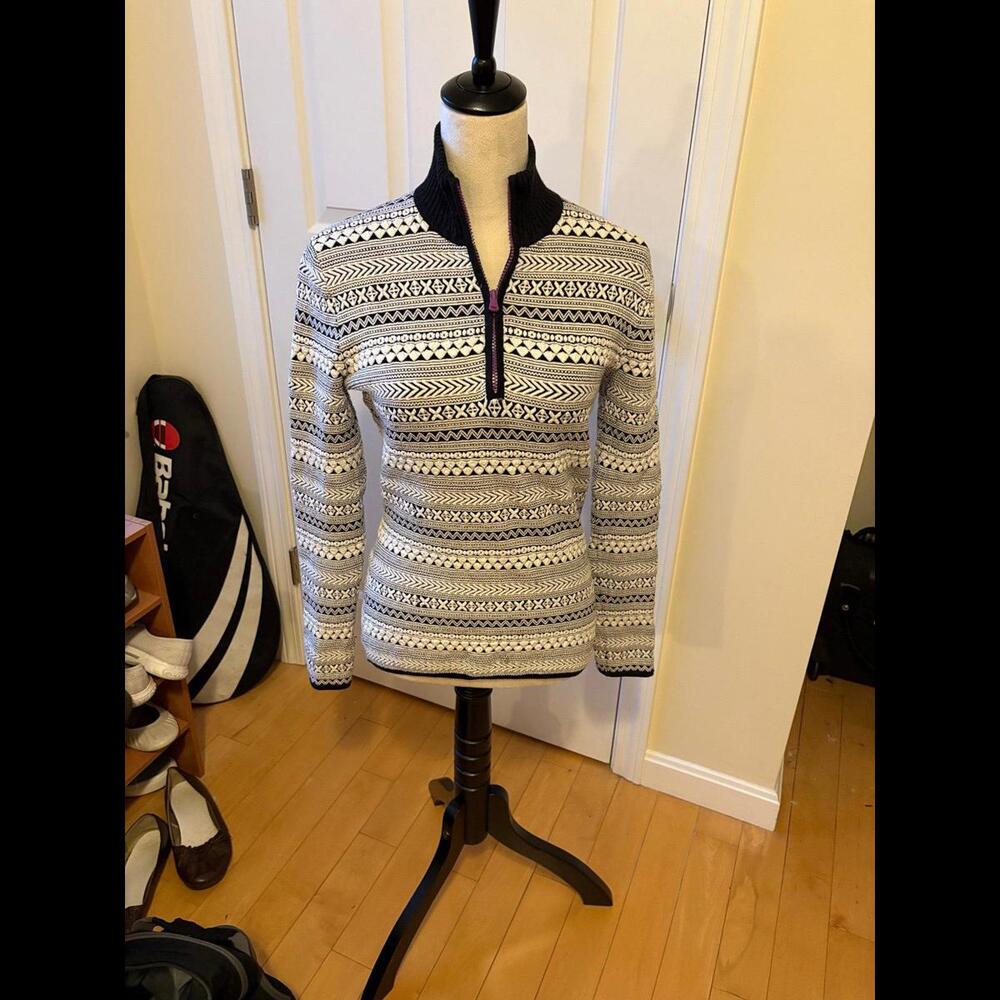 Title nine quarter zip